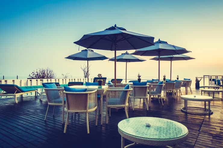 Upscale Riverside Cafe and Espresso Bar Serving Affluent Community